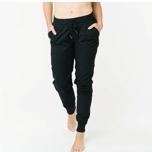 Zyia active black trail jogger